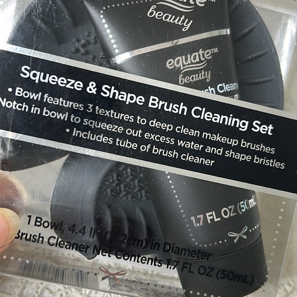 🖤NEW💕Equate beauty squeeze & shape makeup brush cleaning set - Picture 2 of 4